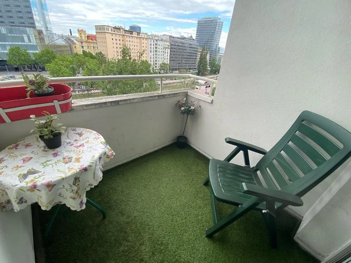 Apartment Domino
