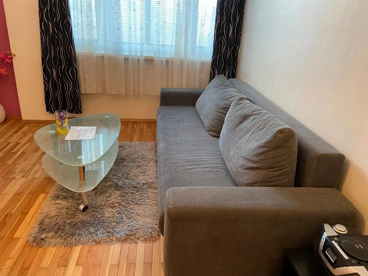 Apartment Domino