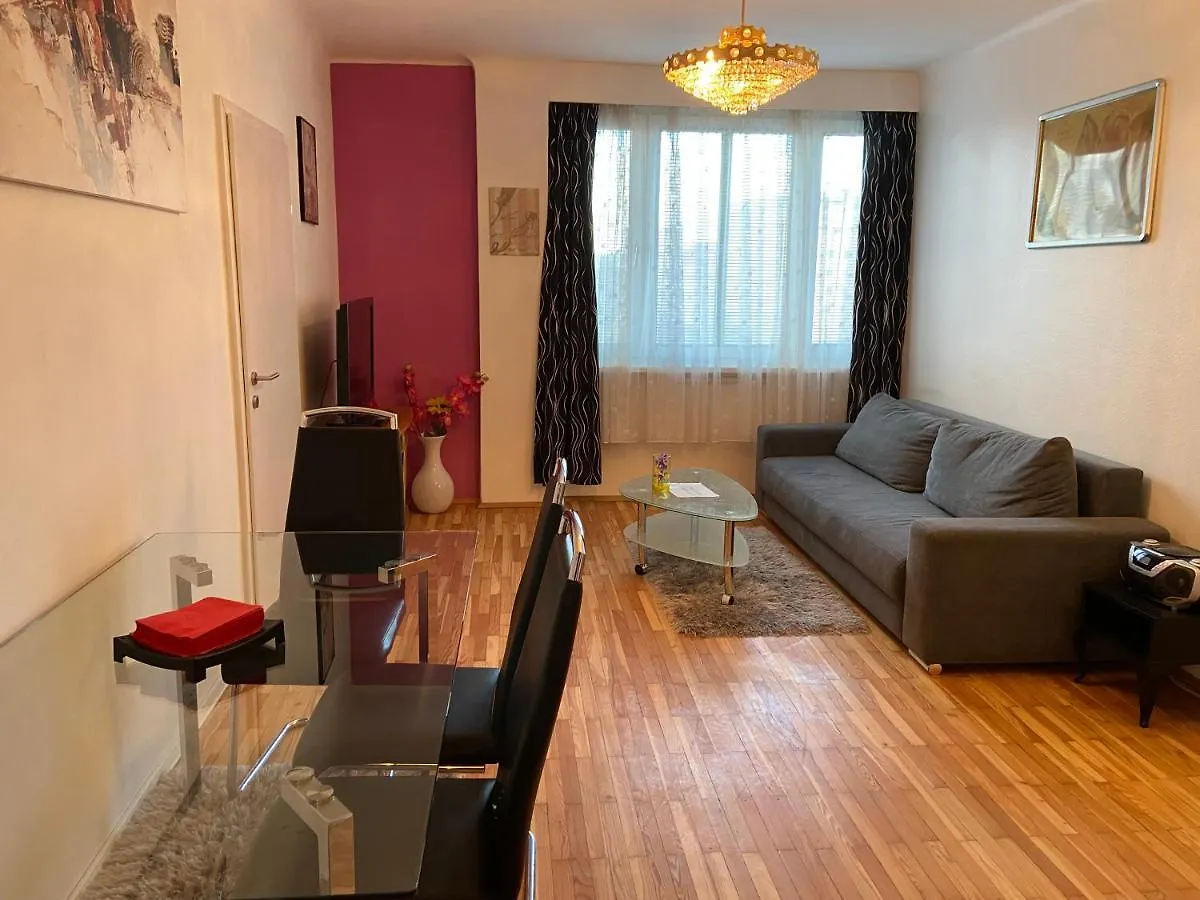 Apartment Domino