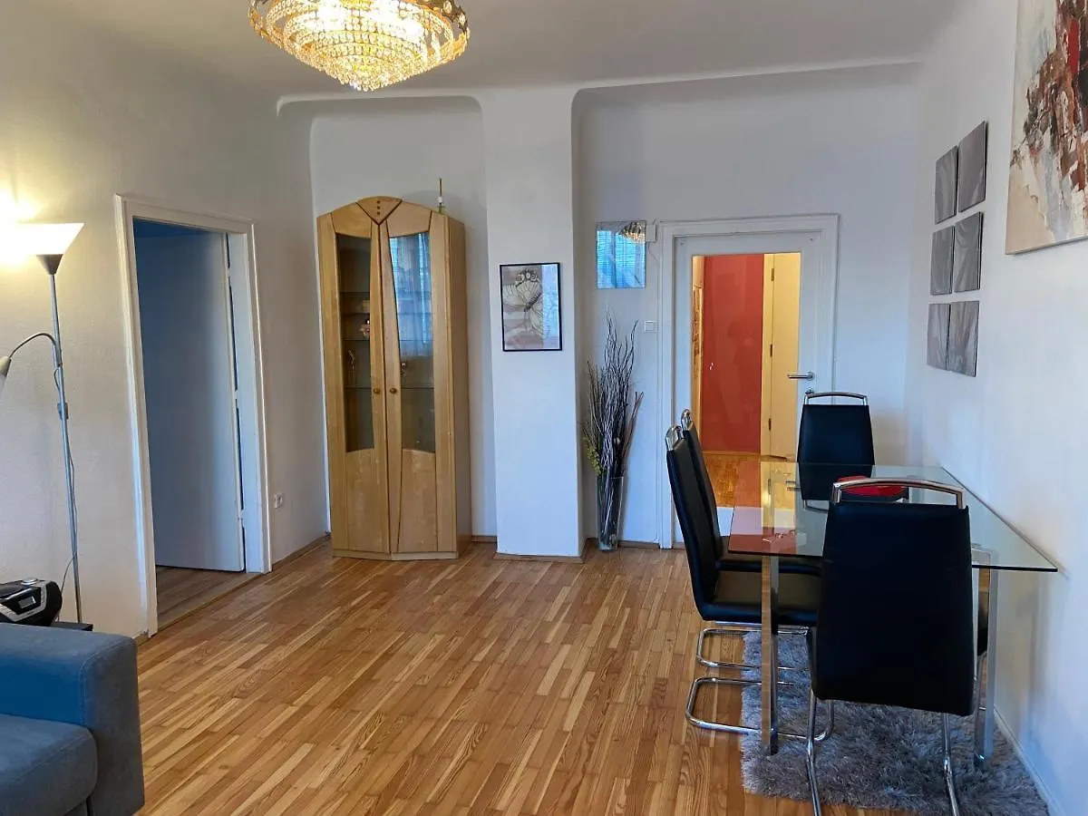 Apartment Domino