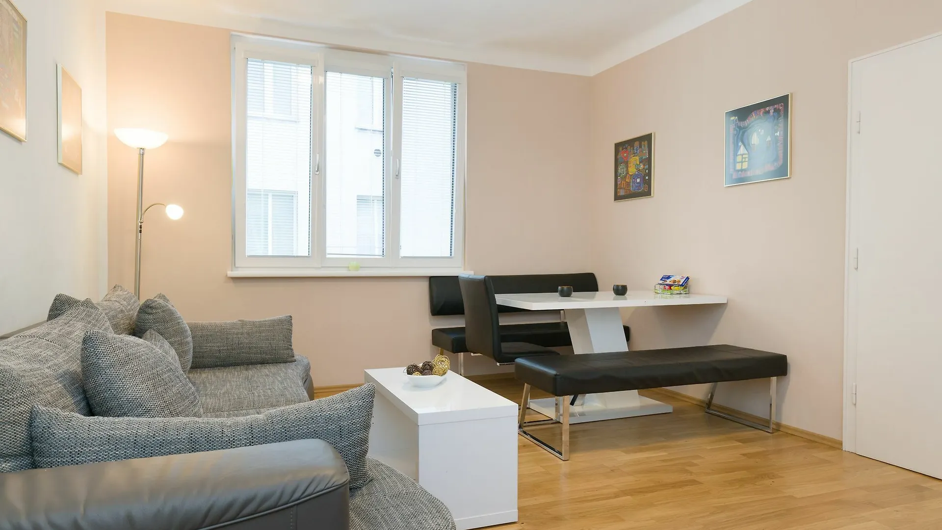Apartment Domino